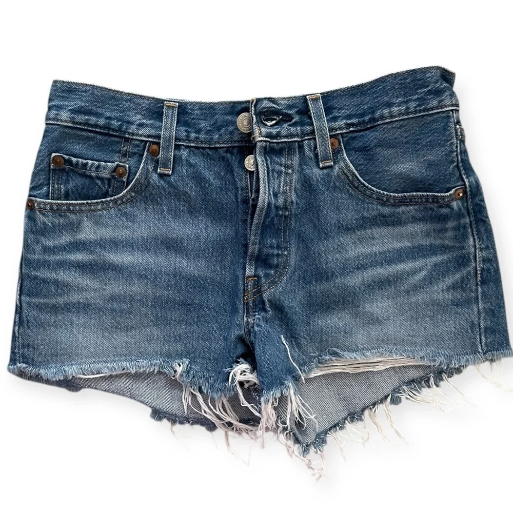 Levi’s 501 button fly distressed raw hem denim jean shorts medium wash size 25
